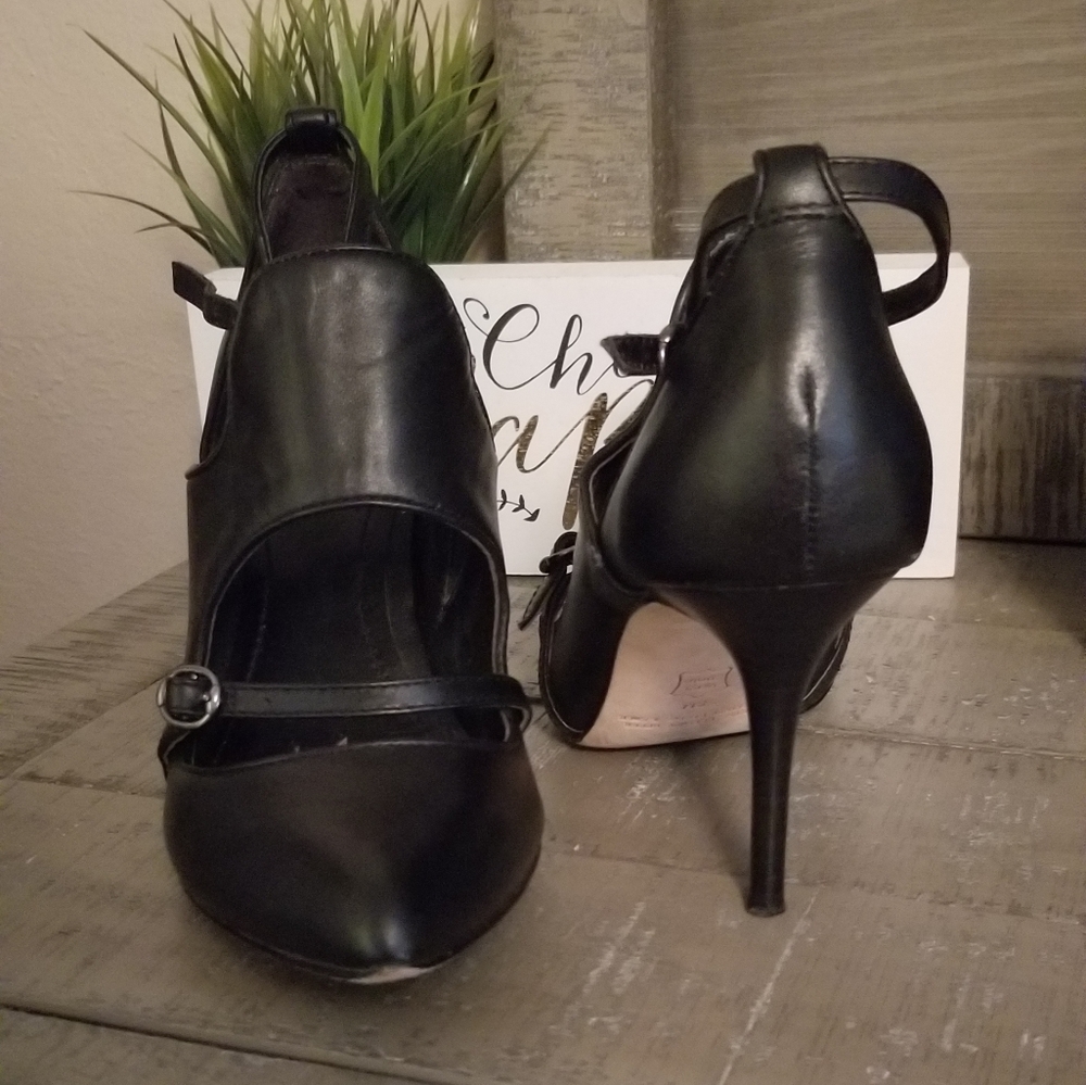 Ladies shoes